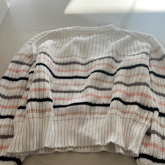 Stripped white size medium sweater - Picture 3 of 3